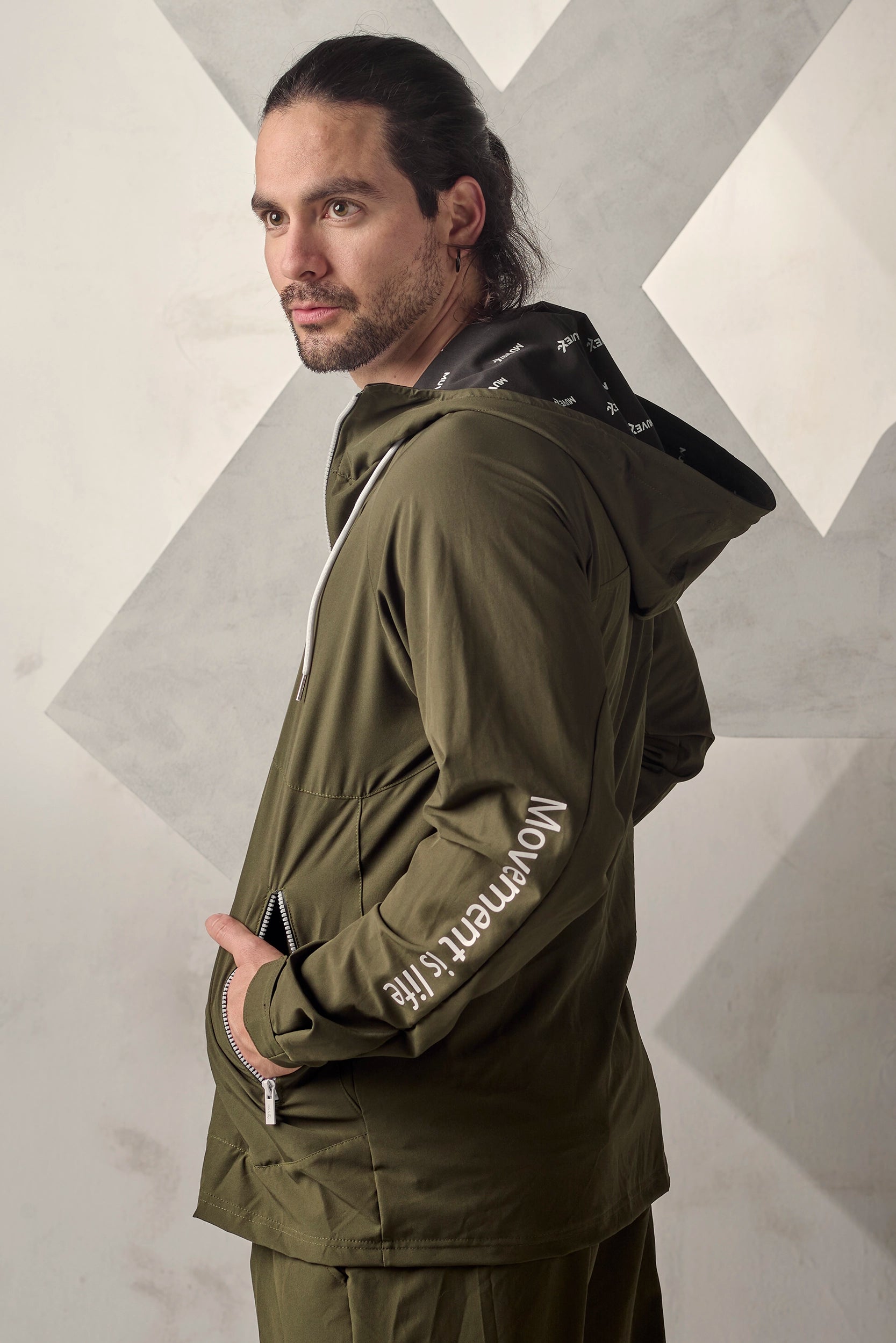 MOVEMENT JACKET